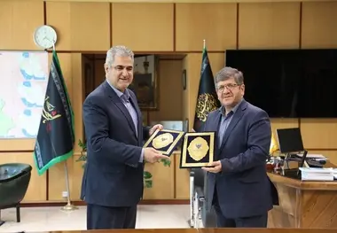 تفاهم‌ نامه تامین مسکن کارکنان شرکت راه‌ آهن امضا شد 