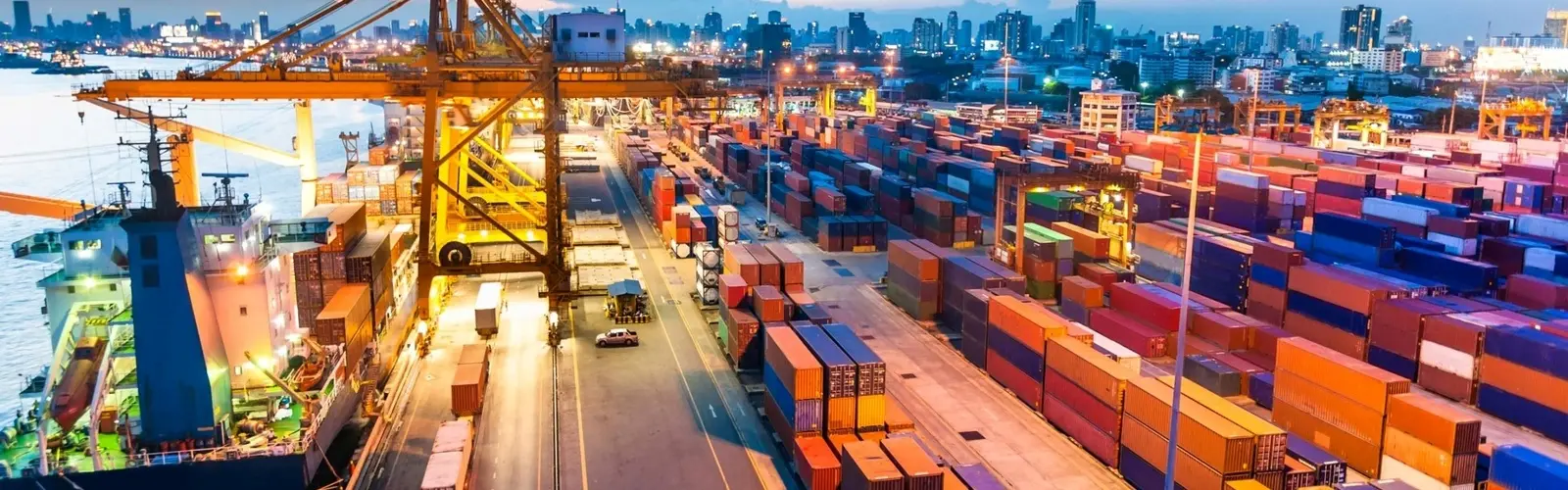 مناطق آزاد به هاب تخصصی‌ صادراتی و ترانزیتی تبدیل می‌ شوند