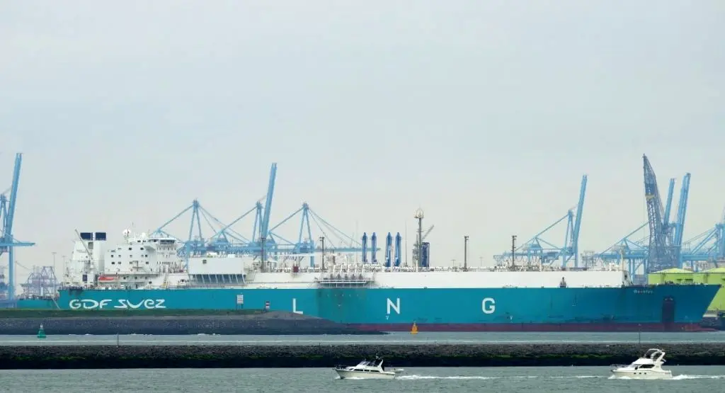 Johor Port Signs LNG Services Agreement with Petronas