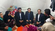جزئیات دیدار صمیمی آخوندی با زلزله‌زدگان در کمپ شهرستان ثلاث باباجانی