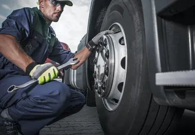 چگونه بهترین کیفیت لاستیک کامیون را با قیمت مناسب بخریم؟

