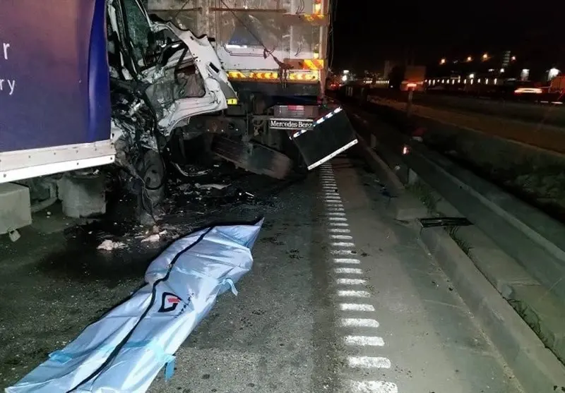 تصادف مرگبار کامیونت با کامیون + تصاویر 