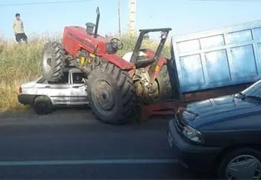 برخورد مرگبار خودروی پژو و تراکتور در محمودآباد
