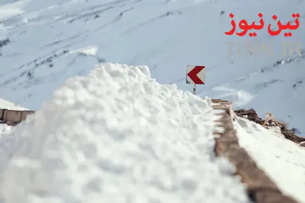 عملیات بازگشایی جاده پیست اسکی تاریک دره همدان
