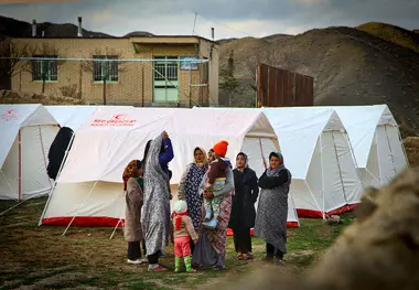 برپایی 91 دستگاه چادر امدادی در منطقه زلزله‌زده گیلان