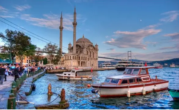  آشنایی با تنگه بسفر  در تور استانبول 