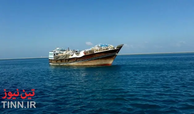 ۱۴ فروند لنج حامل کالای قاچاق در آبهای هرمزگان توقیف شد