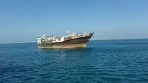 ۱۴ فروند لنج حامل کالای قاچاق در آبهای هرمزگان توقیف شد