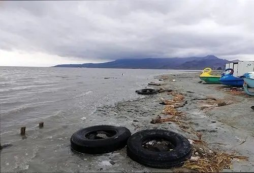 
‌ساحل شنی در دریاچه ارومیه ایجاد می‌شود
