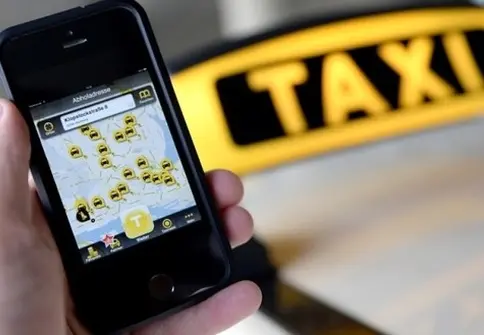 توصیه یک راننده به رانندگان تاکسی: مانع از مرگ حرفه خود شویم