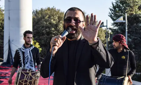 تصب پرچم یا حسین