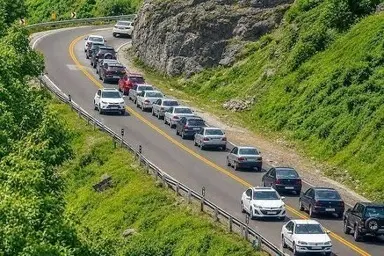 بار ترافیکی سنگین در جاده های هراز و قزوین؛ پیش‌ بینی ناپایداری جوی در جاده‌ها