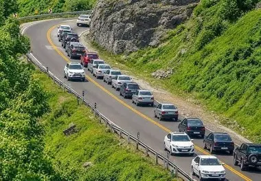 بار ترافیکی سنگین در جاده های هراز و قزوین؛ پیش‌ بینی ناپایداری جوی در جاده‌ها