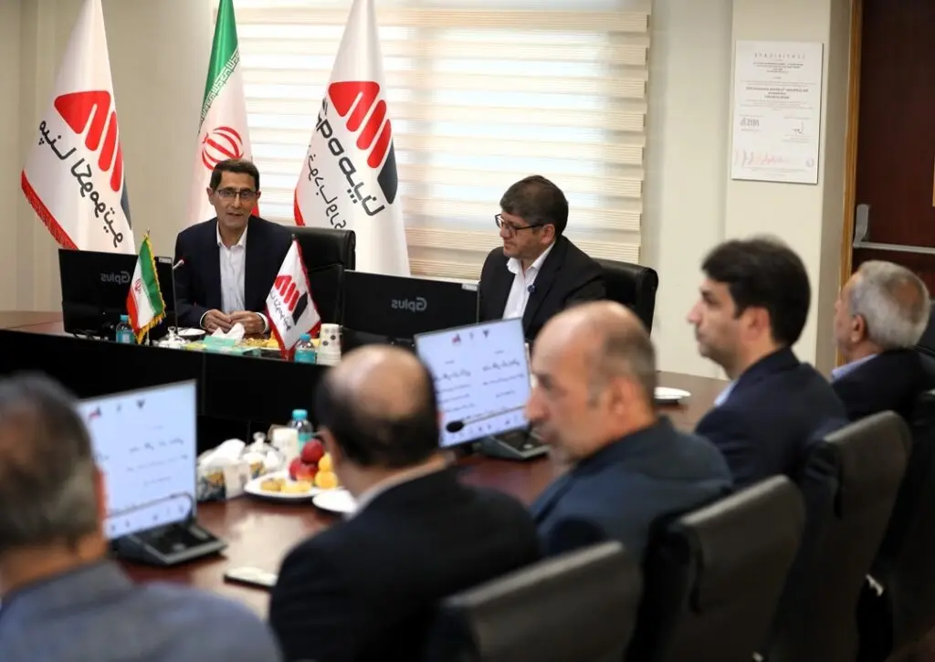 بازدید مدیرعامل راه‌آهن از کارخانه شرکت مهندسی و ساخت لکوموتیو مپنا (4)