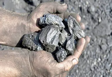 یک گزارش سنگ آهنی‌ها در برابر 10 گزارش فولادی‌ها