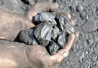 یک گزارش سنگ آهنی‌ها در برابر 10 گزارش فولادی‌ها