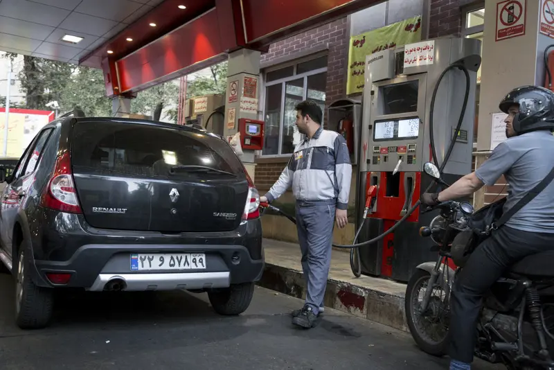 بحث و نظر کارشناسان درباره شوک سوم به قیمت بنزین