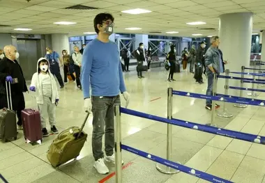 اجرای  فاصله‌گذاری اجتماعی در ترمینال مسافری یک فرودگاه امام 