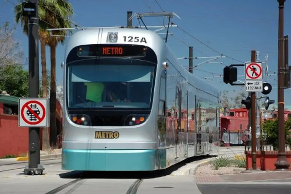 Phoenix Valley Metro approves LRV orders 