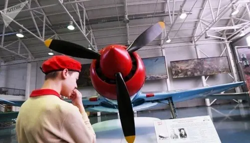نمایشگاه هواپیماهای جنگی دوران شوروی.jpg8