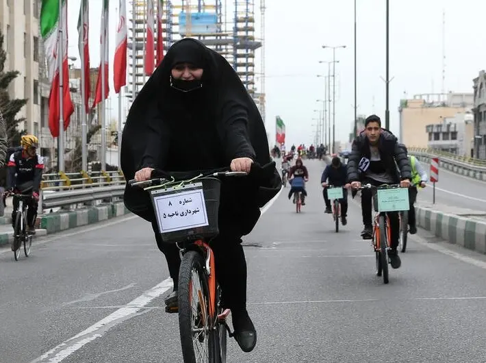 وقتی زنان از دوچرخه سواری منع می‌شوند