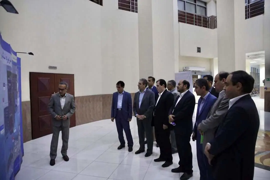 بازدید معاون وزیر کشور از بندر تجاری بوشهر

