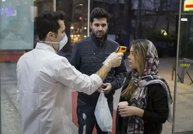 تدابیر کرونایی در یک مجتمع تجاری شمال شهر تهران