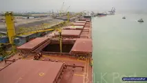 کشتی ۷۷هزار تنی نهاده دامی در اسکله بندر امام خمینی پهلو گرفت