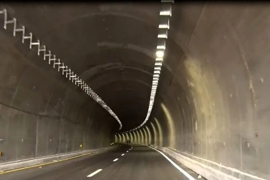 تردد در بزرگترین تونل کشور تا چند روز آینده فراهم می شود