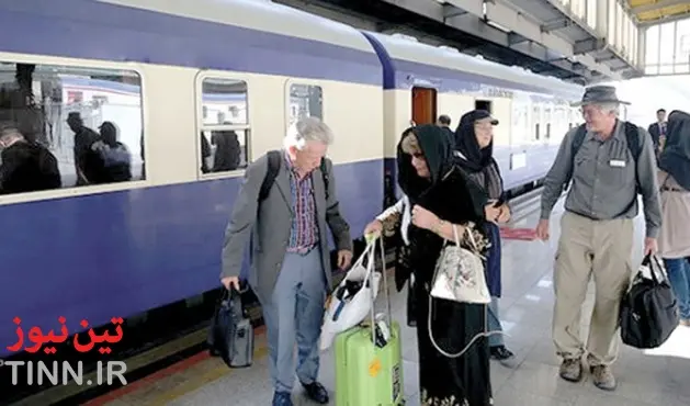 گردشگران اروپایی سوار بر قطارهای ایرانی