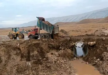 بازگشایی جاده روستایی در کوهدشت پس از تخریب پل منار