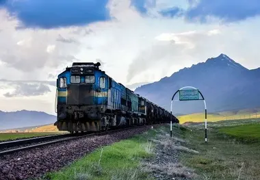 قطار ماهشهر- تهران راه‌ اندازی شد