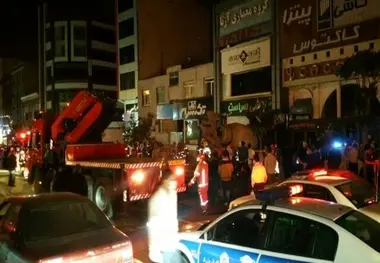 فیلم| ورود خودروی آتش گرفته به منزل!