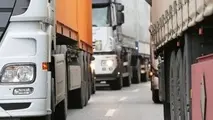 اقدام خطرناک راننده کامیون در حمل کالا