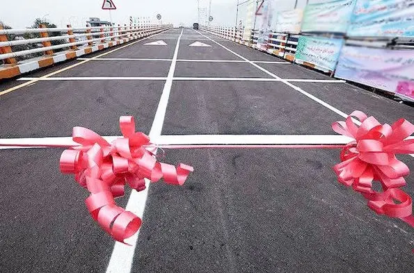 افتتاح پل سه‌راهی ونارچ در محور قم–نیزار