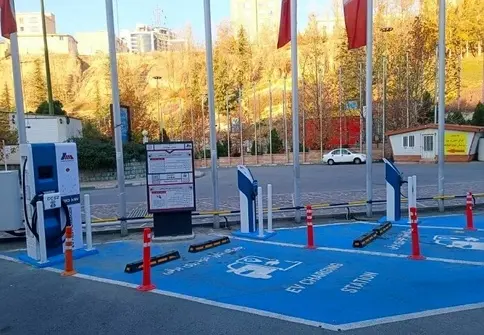 راه‌‌ اندازی ۴ ایستگاه شارژ خودروی برقی در غرب تهران