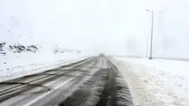 انسداد آزاد راه‌های تهران ساوه و تهران قم به دلیل بارش برف