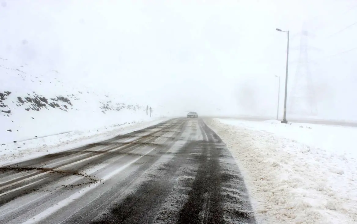  بارش برف و باران در جاده های زنجان

