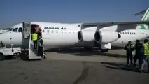 نقص فنی هواپیمای حامل خبرنگاران خارجی در فرودگاه مهرآباد / عکس