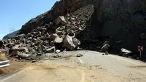 ریزش کوه  خط ریلی «رازی» را مسدود کرد 