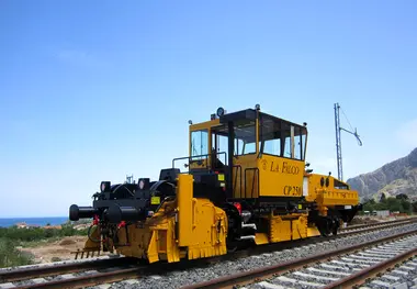 ماشین‌ آلات نگهداری خط راه‌ آهن جنوب بعد از سه دهه نوسازی شد