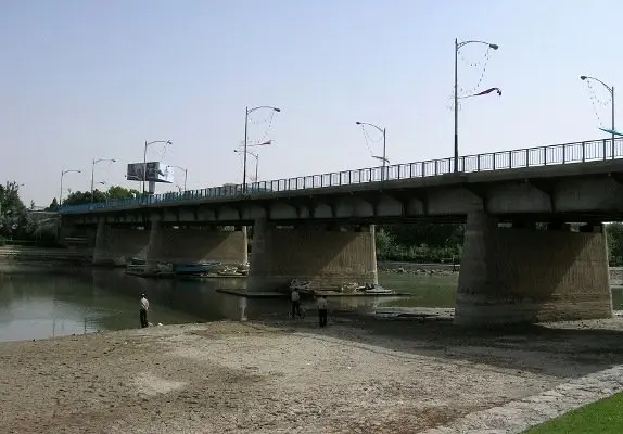 مناقصه تعریض سه دستگاه پل به دهانه های ۱۰ متری -۲ متری - ۳ متری محور سمیرم -یاسوج
