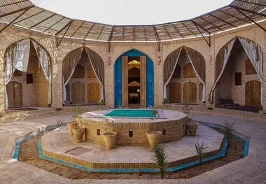 معرفی کاروانسراهای مدور ایران