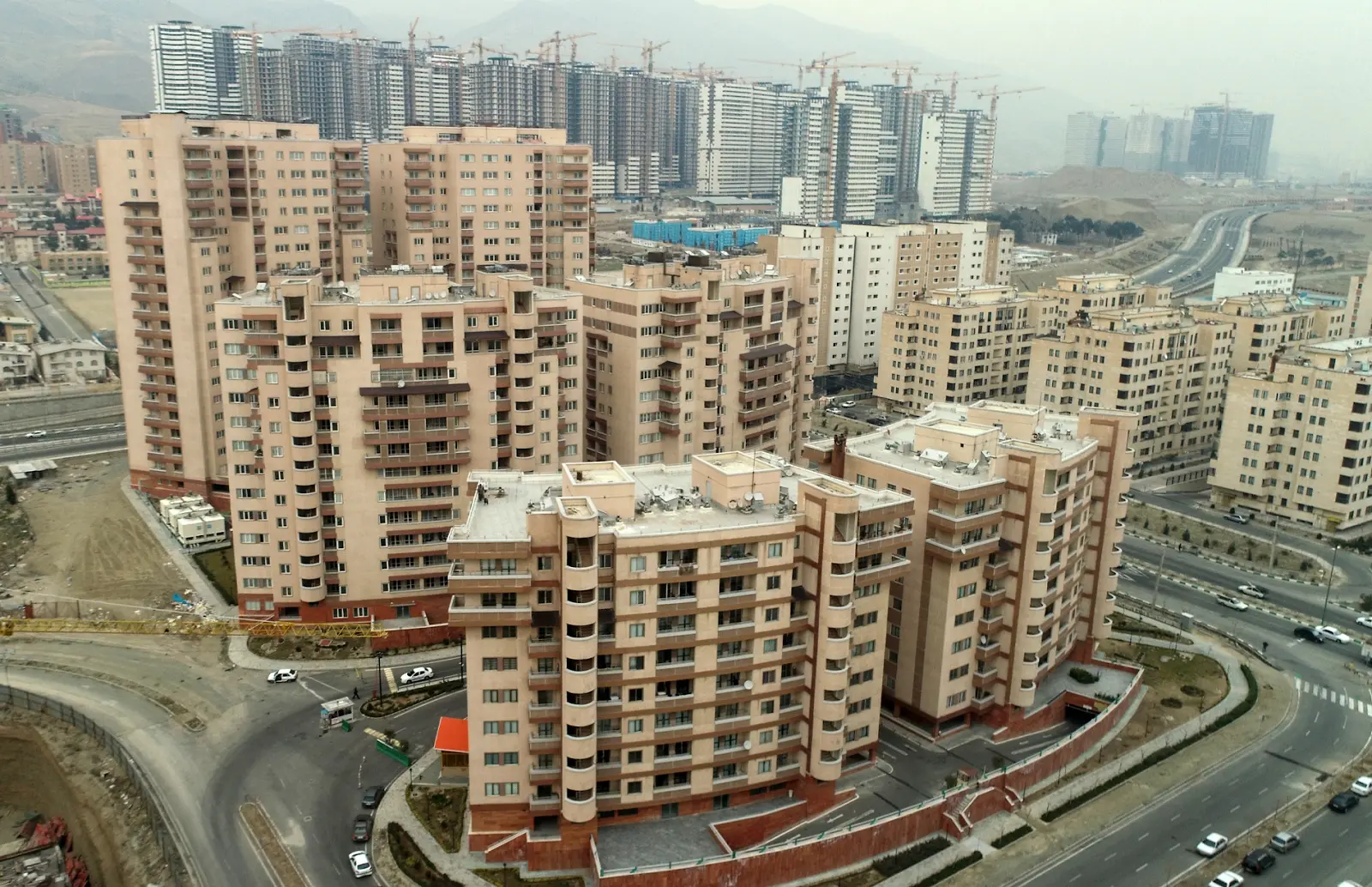 ۲۰۰ هزار خانه خالی به بازار مسکن عرضه شد
