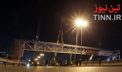 برخورد کامیون با پل عابرپیاده در مشهد