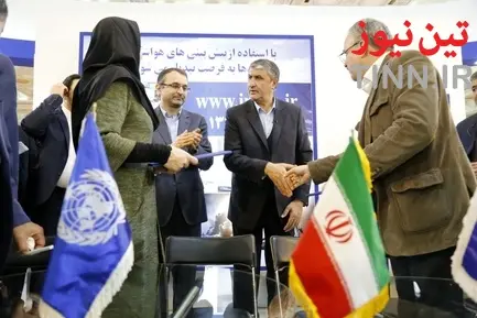 بازدید وزیر از نمایشگاه حمل و نقل، لجستیک و صنایع وابسته
