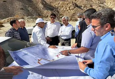 اجرای محور خور - جناح حد فاصل دو شهرستان بندرلنگه و بستک