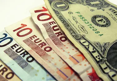 
افزایش ۴۷ تومانی نرخ دلار در تیر ماه
