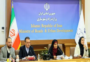 تاکید وزیر راه بر تحقق هدف ترانزیت ۱۰ میلیون تن بار در کریدور شمال-جنوب


