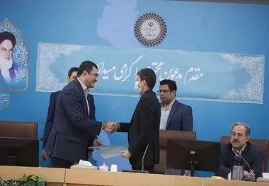 امضاء تفاهمنامه همکاری بین وزارت راه و کشور 